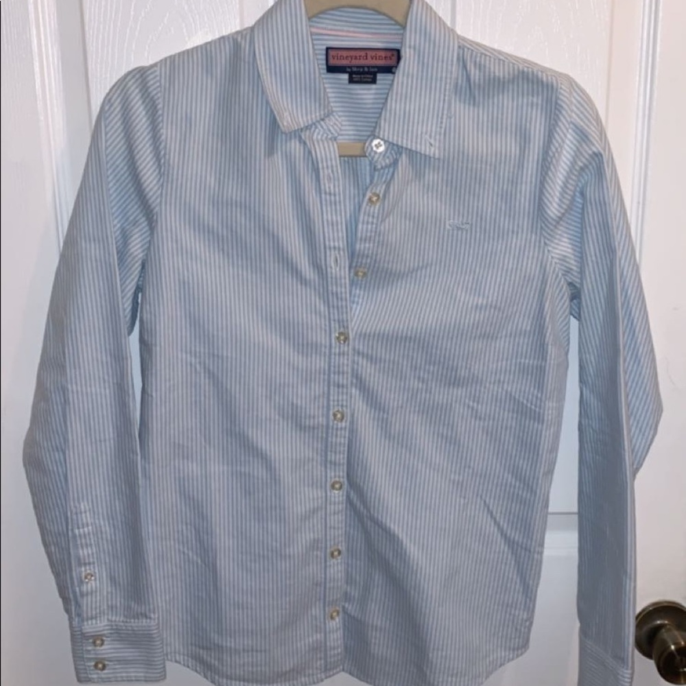 Vineyard vines blue/ white stripped button down